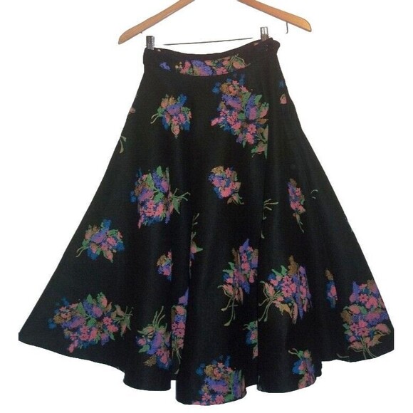 Black Felted Wool Screen Print Floral Swingy Full Vintage Circle Skirt 50s W25 - Picture 1 of 4